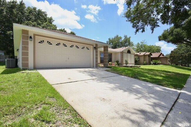 Foto del edificio - Cozy 3/2 Split Floorplan Home with a Spaci...