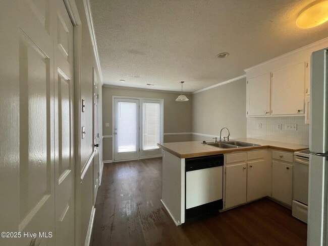 Foto del edificio - 3826 Sterling Pointe Dr