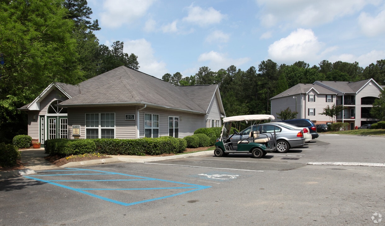 Foto principal - Greens of Pine Glen Apartments