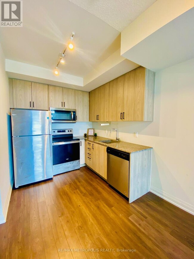Building Photo - 20-820 Meadowglen Pl