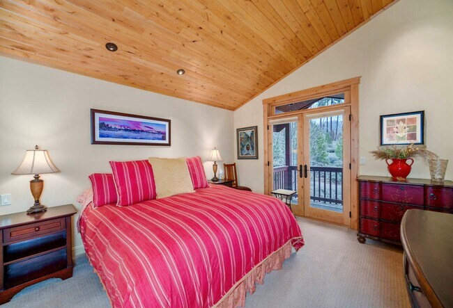 Foto del edificio - 985 Forest Mountain Dr