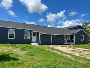 Building Photo - 531 E 8th St