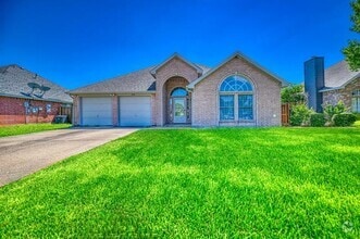 Building Photo - 8001 Spinnaker Cove