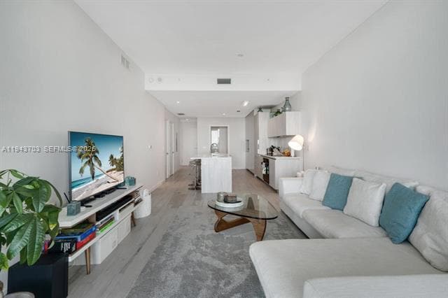 Foto del edificio - 480 NE 31st St