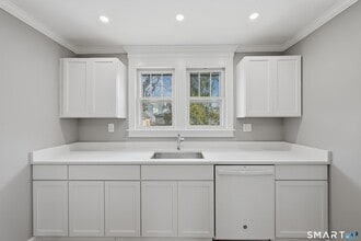 Building Photo - 43 Dunham St
