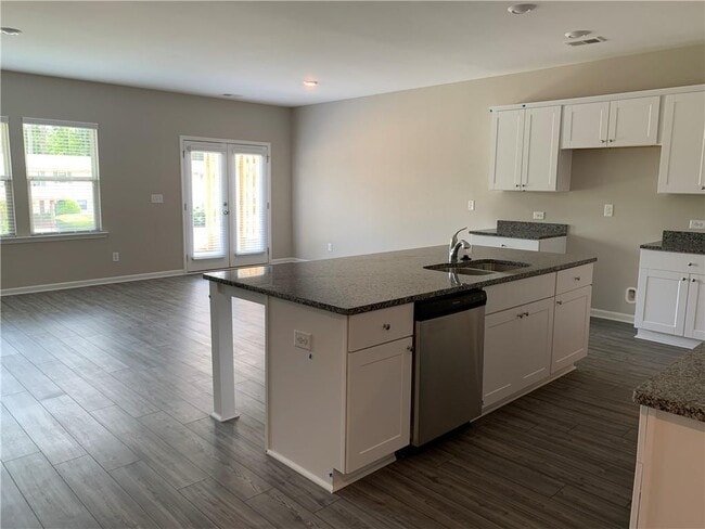 Building Photo - 2139 Lanier Harbor Pt