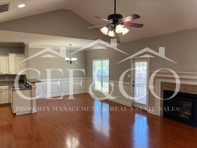 Foto del edificio - 227 Metcalf Ct