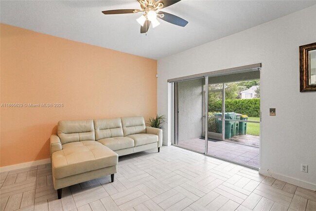 Foto del edificio - 8031 Sanibel Dr