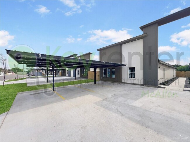 Building Photo - 3000 S Links Dr