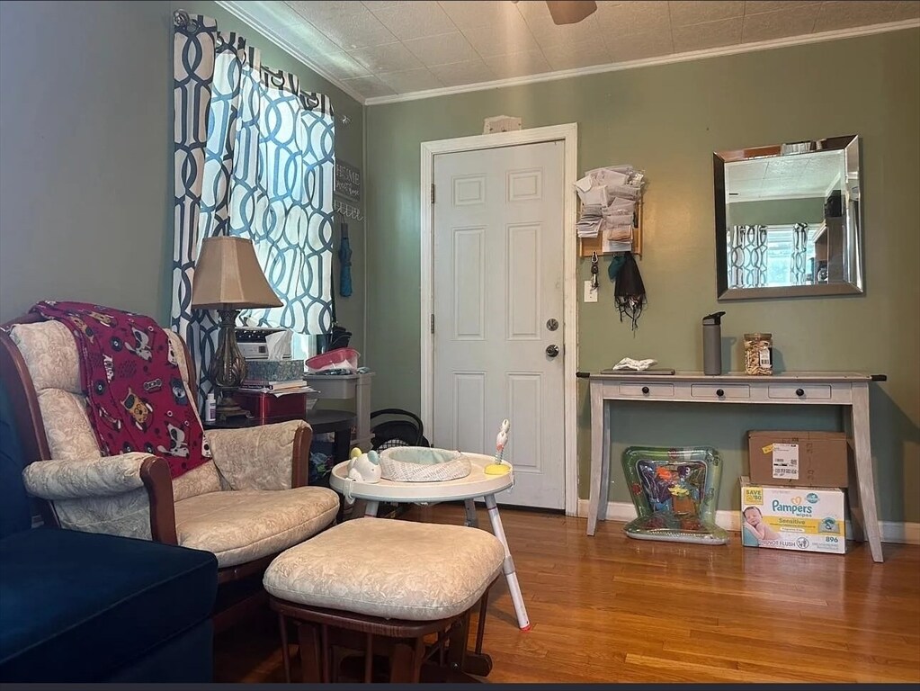 Building Photo - 136 Tecumseh St