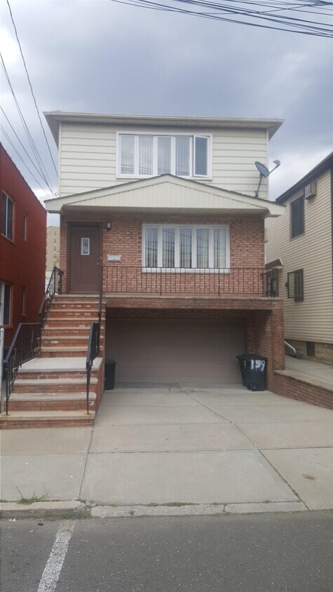 Foto principal - 159 W 21st St
