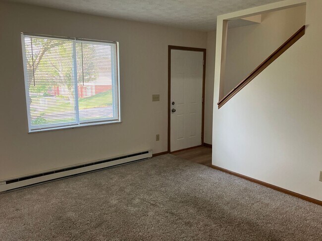 Foto del edificio - Spacious 2-Bedroom Living in a Quiet Community Available July!