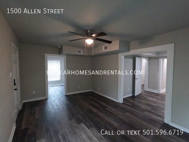 Building Photo - 1500 Allen Street | $1195 | 4 beds, 1 full...