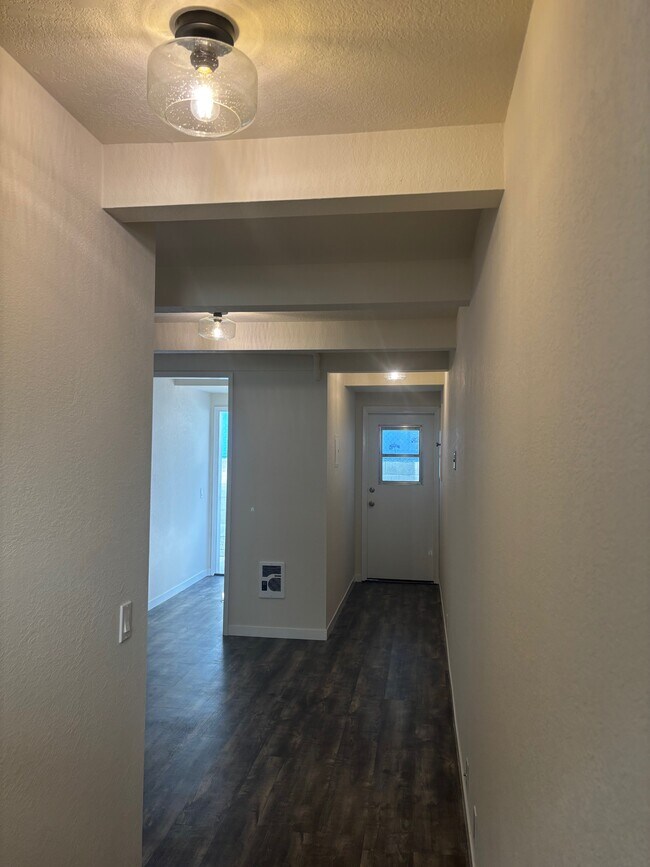Foto del edificio - 574 Belden St