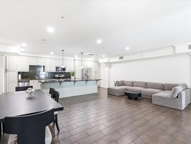 CLUBHOUSE - Glendora Park Place Apartments