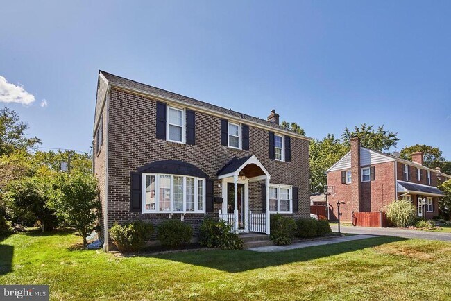 Foto del edificio - 214 Potomac Rd