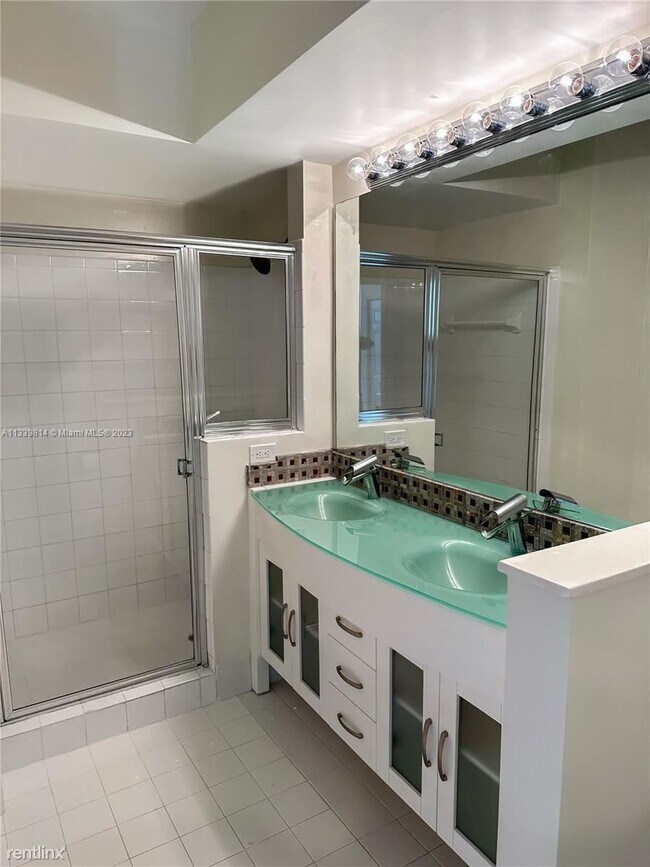 Building Photo - 3 br, 2 bath Condo - Porto Bellagio