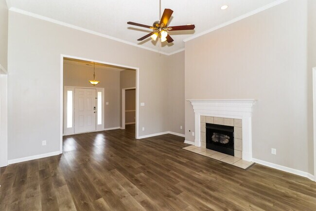 Foto del edificio - 9261 Chimneyrock Blvd.