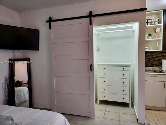 Foto del edificio - 3405 W Lake Pl