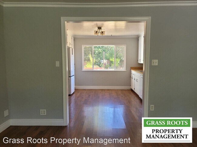 Foto del edificio - 3 br, 2 bath House - 25 Russell Rd