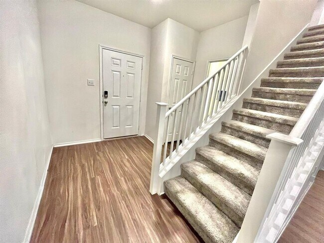 Foto del edificio - 14205 Silver Lace Ln