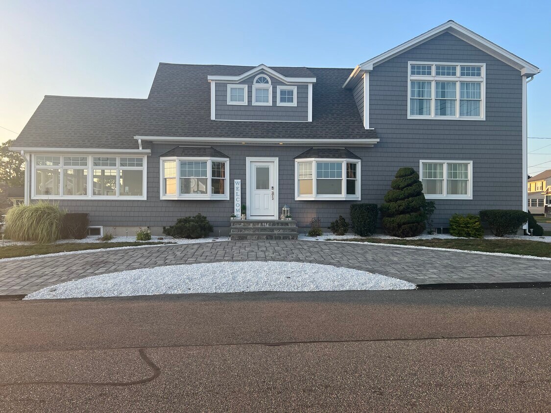 11 Red Bird Trail, Old Saybrook, CT 06475 House Rental in Old