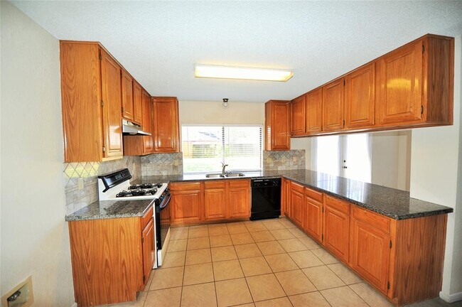 Foto del edificio - 2206 Greencove Ln