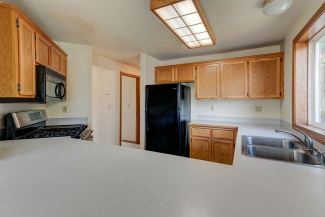 Building Photo - Oak Harbor Home in Evendown