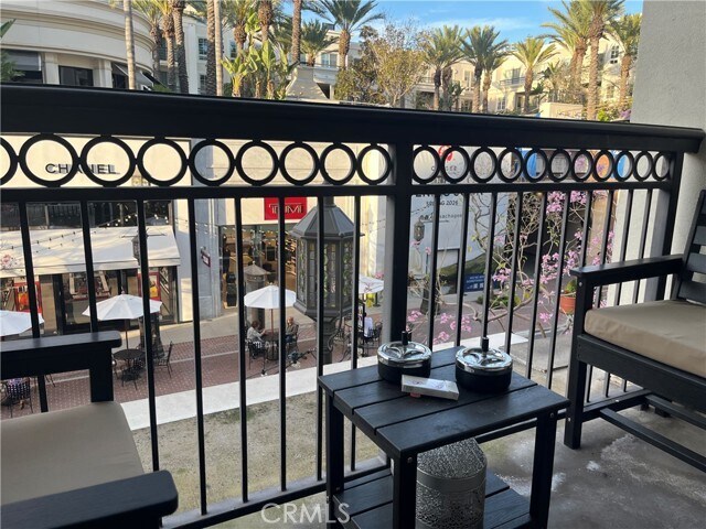 Foto del edificio - 205 Caruso Ave