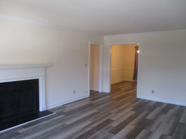 Building Photo - FOR RENT! 2 Bedroom, 2 Bath Upper Level Co...