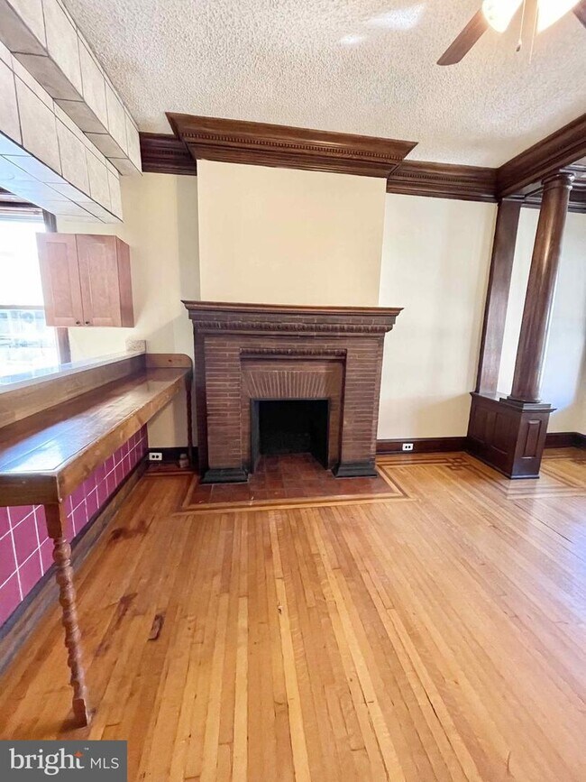 Building Photo - 4036 Spring Garden St