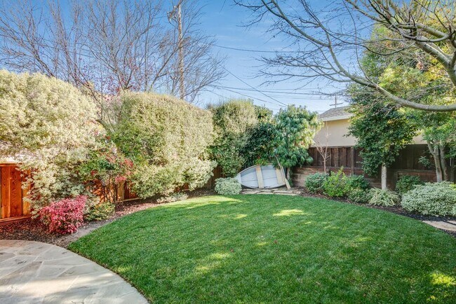 Building Photo - 10661 Porter Ln
