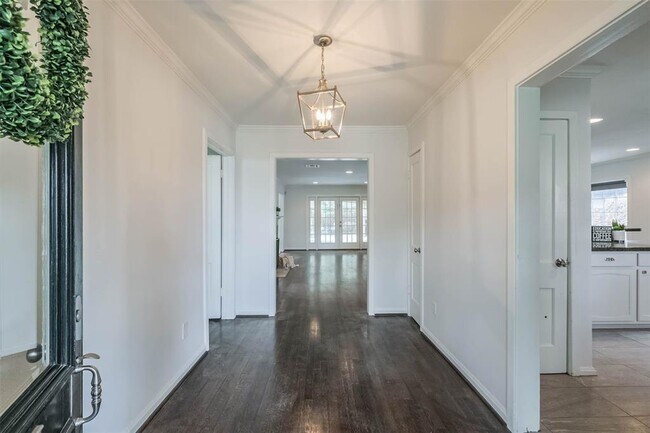 Foto del edificio - 4019 Chatham Ln