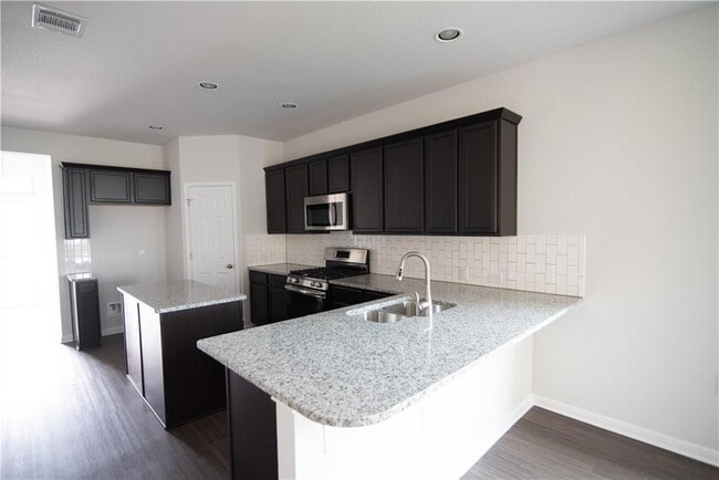 Building Photo - 825 Durness Dr