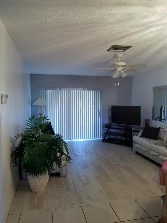Primary Photo - 2700 Emory Dr E