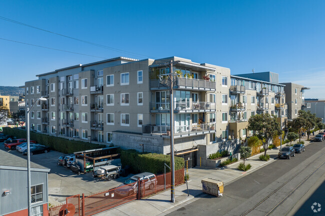 Building Photo - Harbor Walk