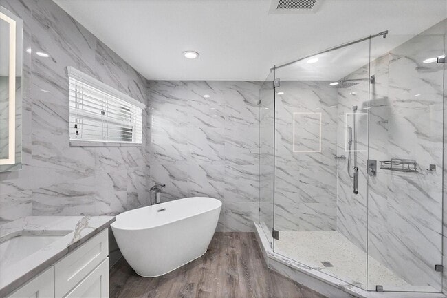 Building Photo - 618 Eastpointe Ct