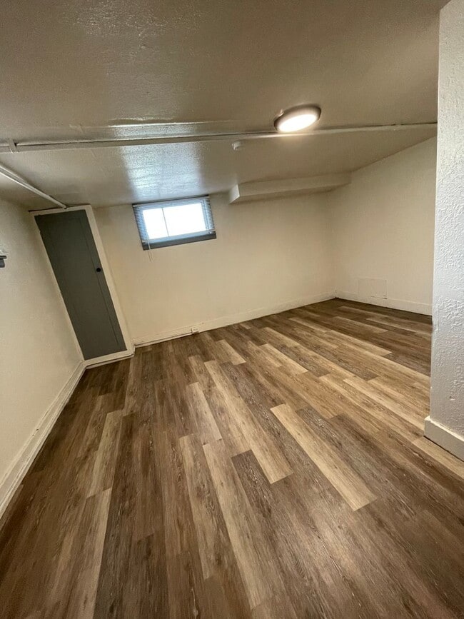 Building Photo - EHN720