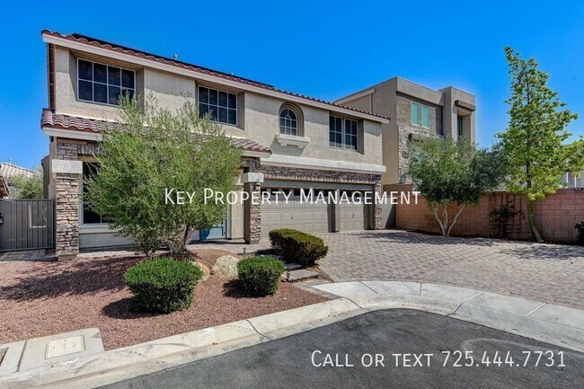Foto del edificio - GORGEOUS 5 BEDROOM, 4.5 BATH HOME LOCATED ...