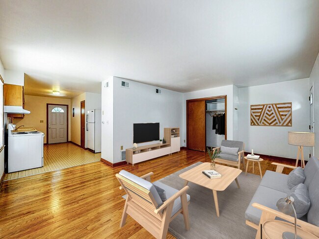 Building Photo - 1007 Lincoln Way