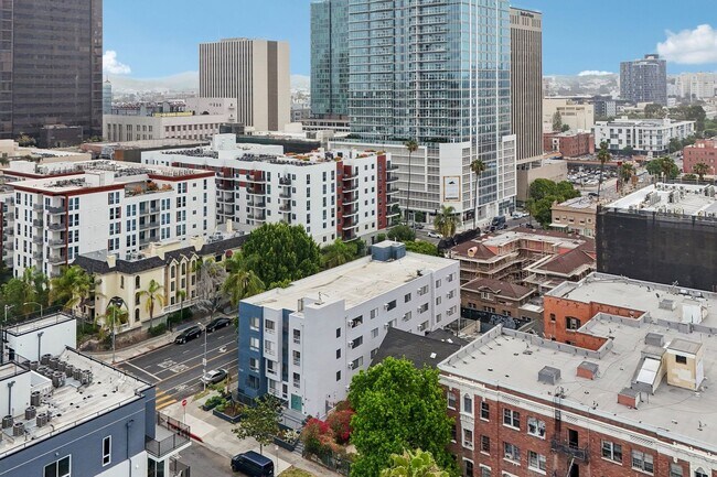Building Photo - 700 S. Berendo Ave