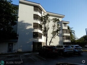 Building Photo - 8305 SW 152nd Ave