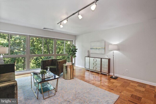 Foto del edificio - Beautiful 1BR/1BA in Downtown Bethesda loc...