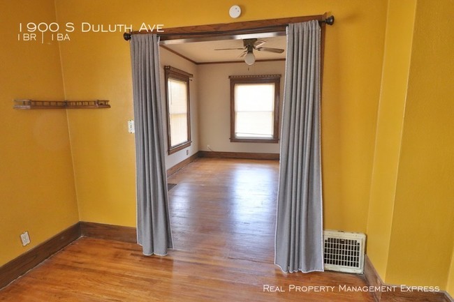 Building Photo - Great Home near Augustana University