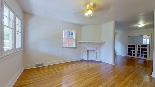 Living Room - 616 Worth St