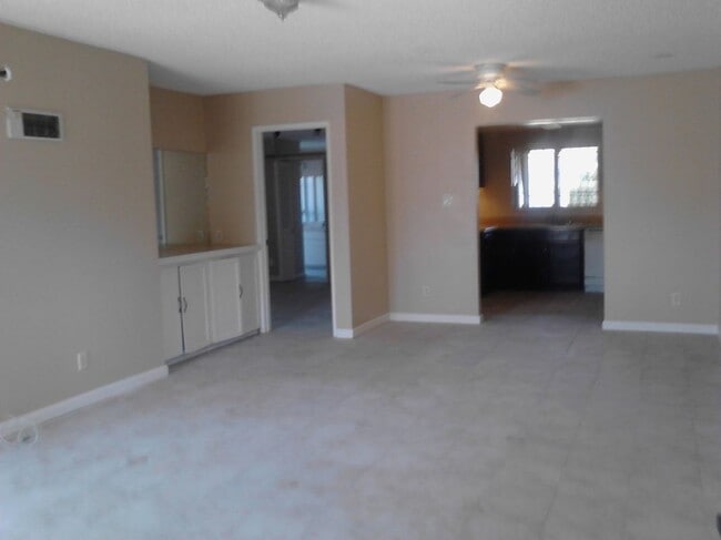 Building Photo - 101 W Olive Ave