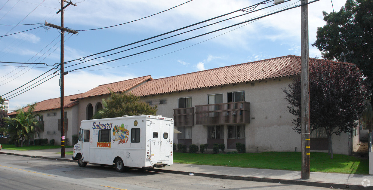 Building Photo - Casa Serena Apartments