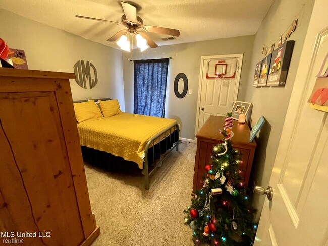 Building Photo - 3 br, 2 bath House - 5861 Tommy Joe Dr