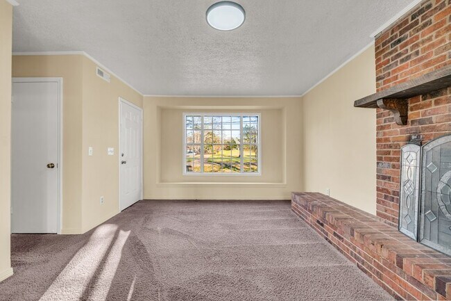 Foto del edificio - 341 Miller Ave