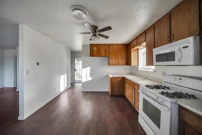 Building Photo - 1101 Snead Dr